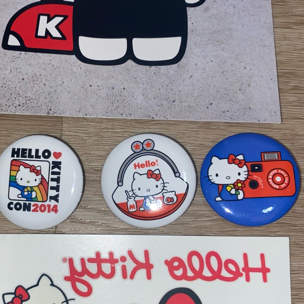 Hello Kitty Con 2014 Collectible Pin Set